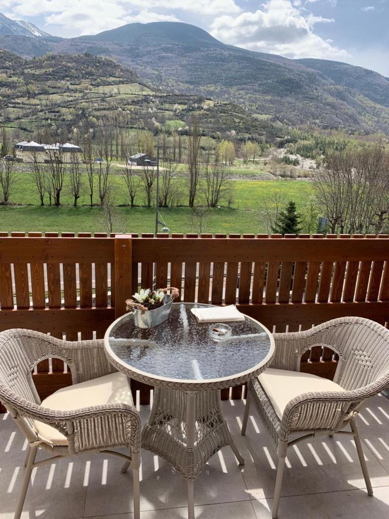 Tuca Del Mont Lägenhet Benasque Exteriör bild